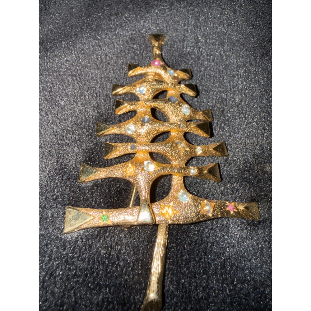Vintage rare MYLU Gold Tone Rhinestone Christmas Tree Brooch Pin Holiday Jewelry